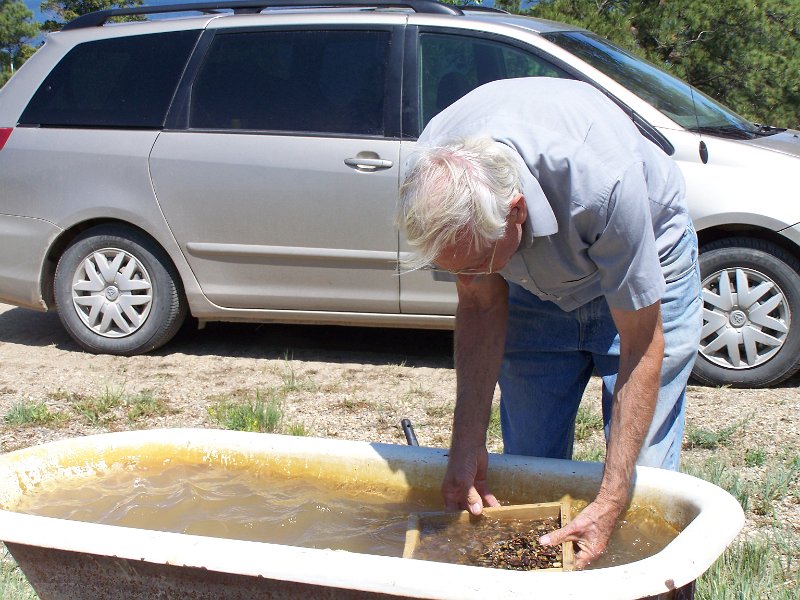 No 129 Helena Montana. Larry doing the final wash. .JPG